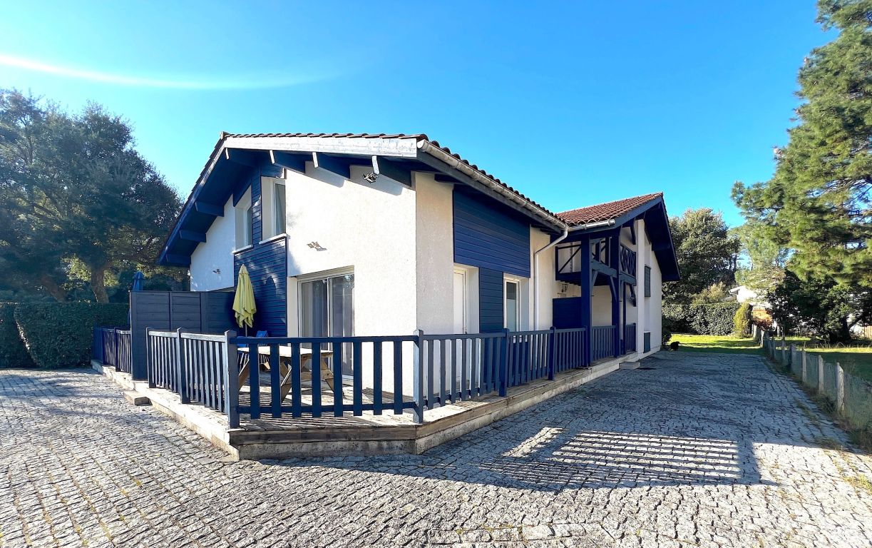 house 7 rooms for sale on LABENNE (40530)